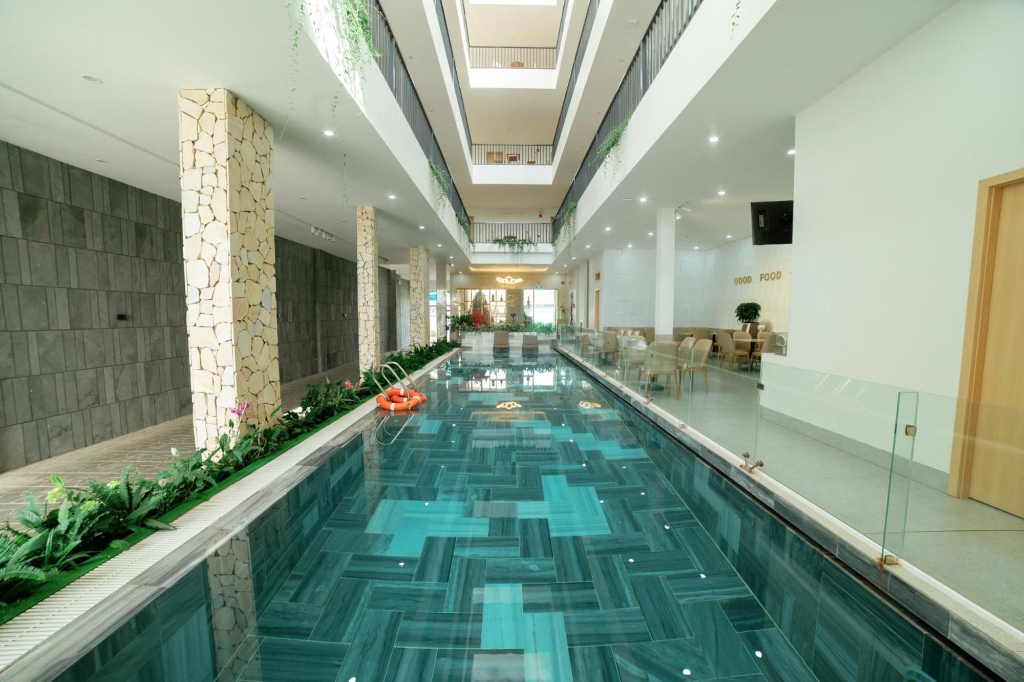 Diora Hotel Pleiku By Hos Exterior foto